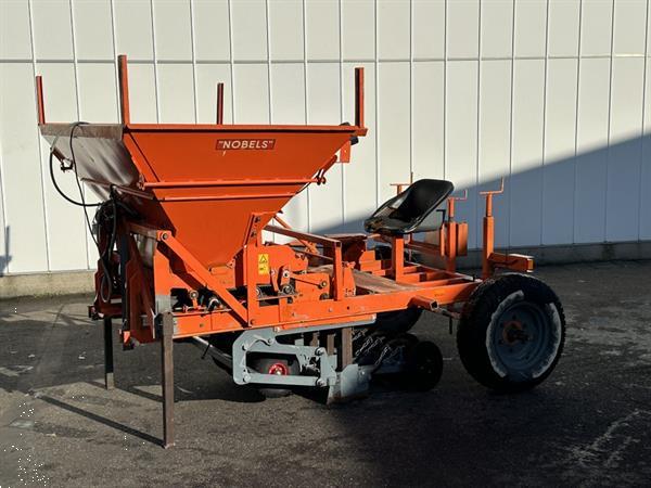 Grote foto nobels 150 cm uien bollen plantmachine 5 rijen agrarisch zaaimachines