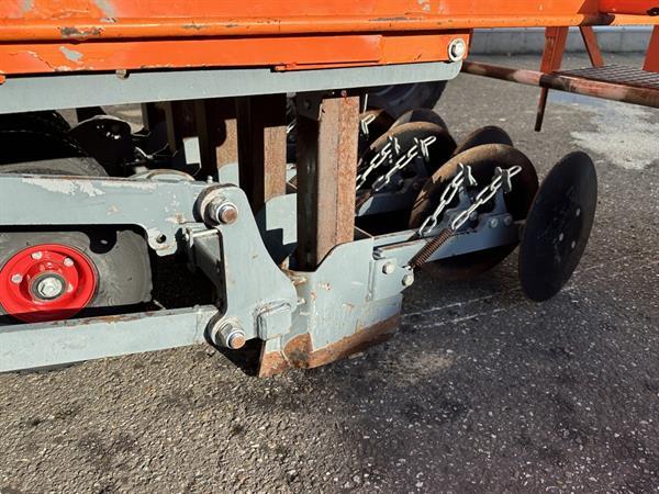 Grote foto nobels 150 cm uien bollen plantmachine 5 rijen agrarisch zaaimachines