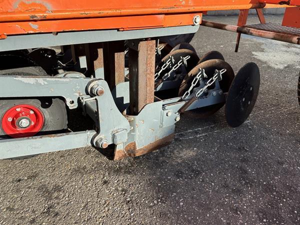 Grote foto nobels 150 cm uien bollen plantmachine 5 rijen agrarisch zaaimachines