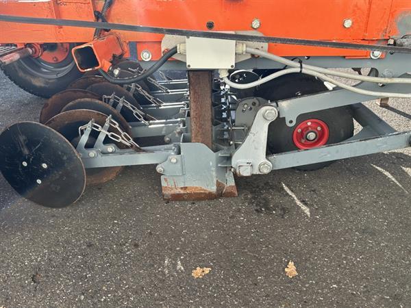 Grote foto nobels 150 cm uien bollen plantmachine 5 rijen agrarisch zaaimachines