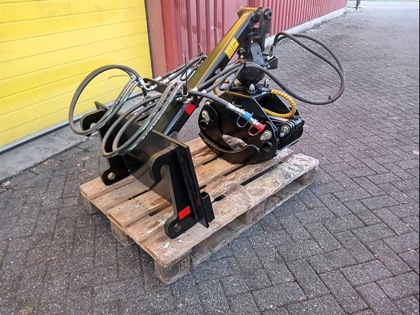 Grote foto houtklem met rotator passend aan giant shovel agrarisch bosbouw