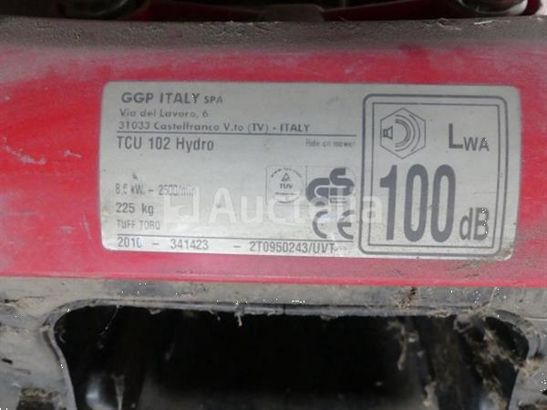 Grote foto 1tractor en 2 grasmaaiers tuin en terras zitmaaiers