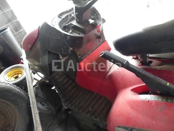 Grote foto 1tractor en 2 grasmaaiers tuin en terras zitmaaiers