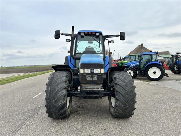 Grote foto new holland tm 135 agrarisch tractoren