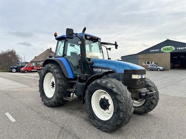 Grote foto new holland tm 135 agrarisch tractoren
