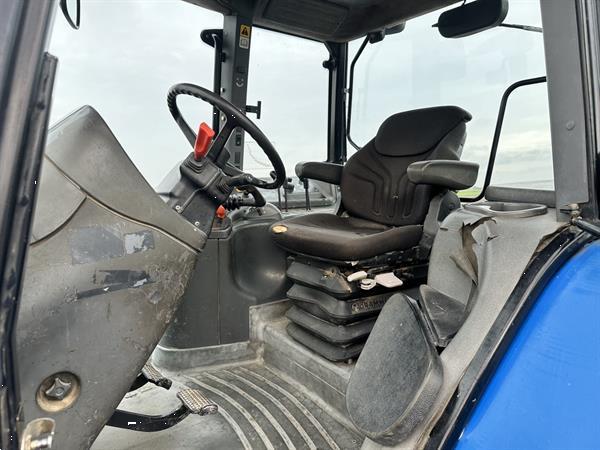 Grote foto new holland tm 135 agrarisch tractoren