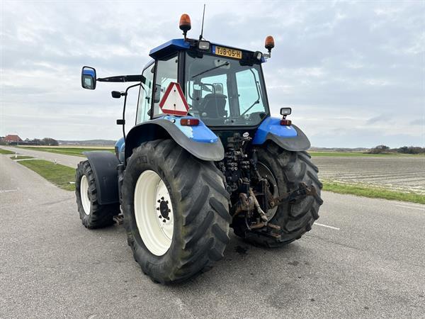 Grote foto new holland tm 135 agrarisch tractoren
