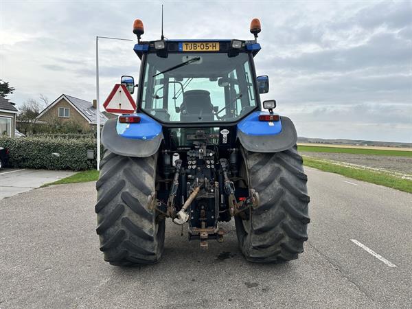 Grote foto new holland tm 135 agrarisch tractoren