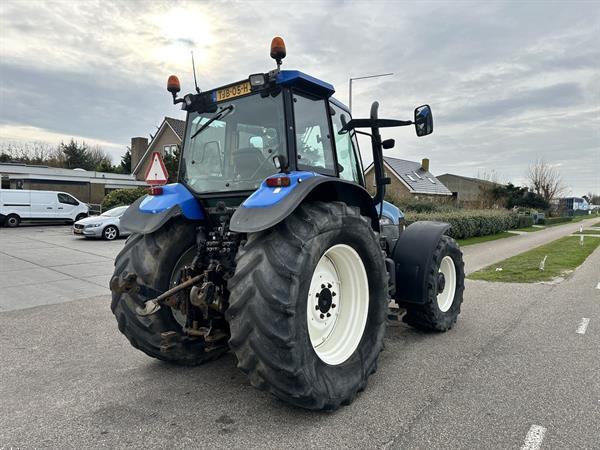 Grote foto new holland tm 135 agrarisch tractoren