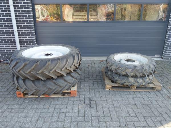 Grote foto setje ford wielen 9.5 r28 en 13.6 r36 agrarisch wielen