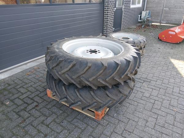 Grote foto setje ford wielen 9.5 r28 en 13.6 r36 agrarisch wielen