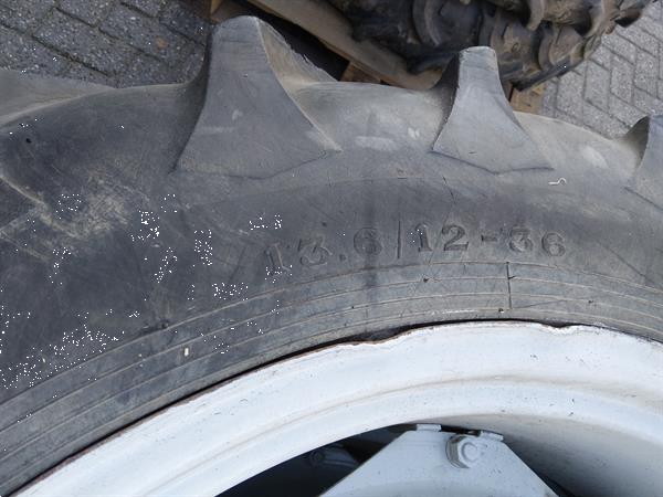 Grote foto setje ford wielen 9.5 r28 en 13.6 r36 agrarisch wielen