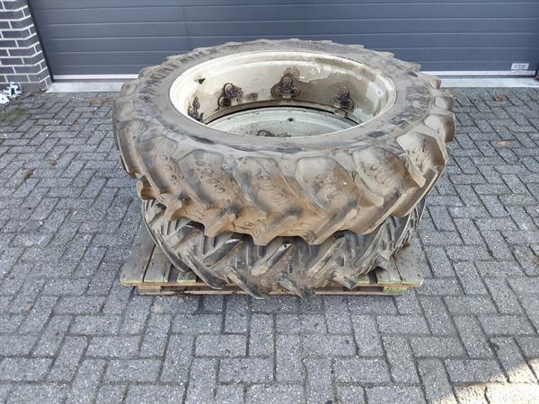 Grote foto wielen banden 320 85 r36 12.4 r36 agrarisch wielen