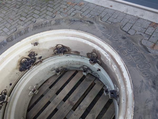 Grote foto wielen banden 320 85 r36 12.4 r36 agrarisch wielen