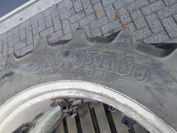 Grote foto wielen banden 320 85 r36 12.4 r36 agrarisch wielen