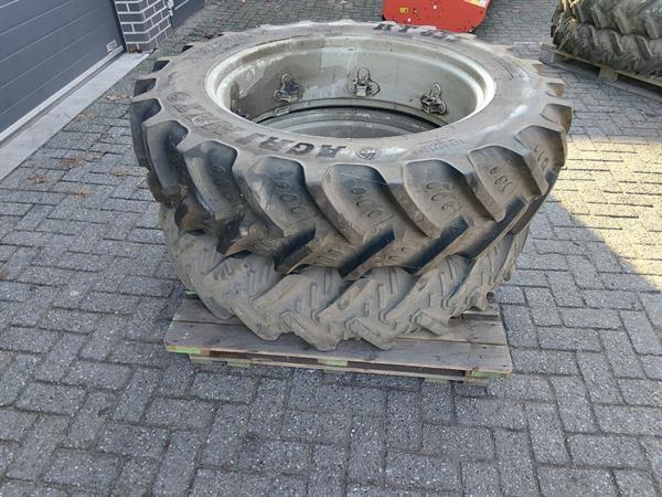 Grote foto wielen banden 320 85 r36 12.4 r36 agrarisch wielen