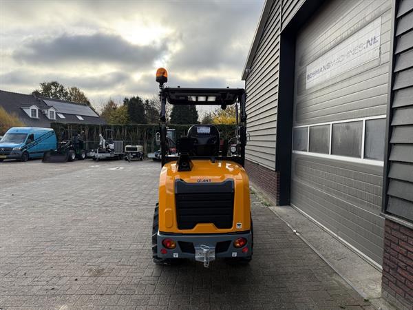 Grote foto giant g2700 hd minishovel kniklader nieuw agrarisch shovels