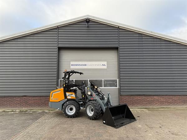 Grote foto giant g2700 hd minishovel kniklader nieuw agrarisch shovels