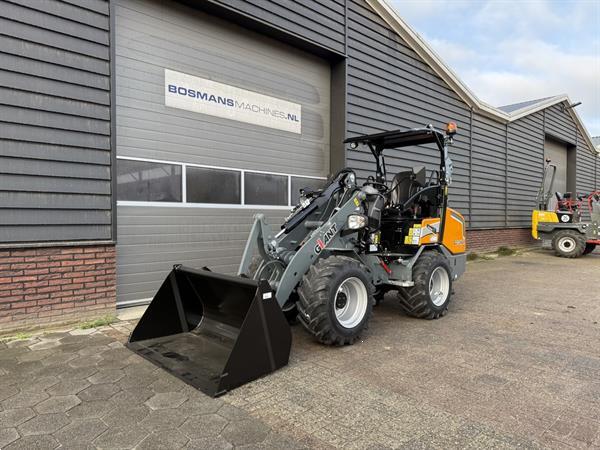Grote foto giant g2700 hd minishovel kniklader nieuw agrarisch shovels