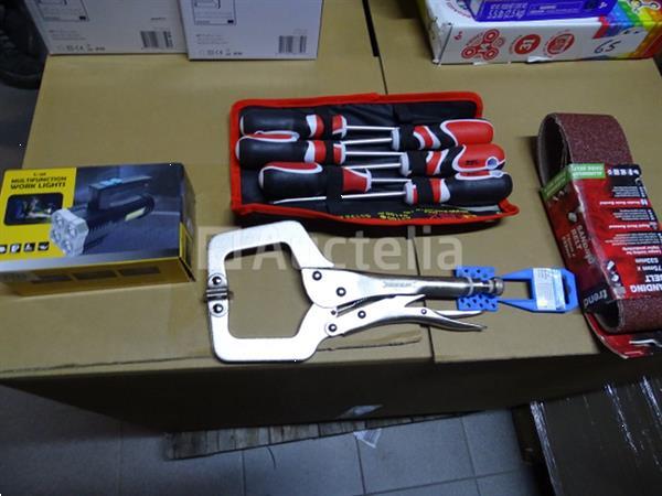 Grote foto gereedschap zie details doe het zelf en verbouw gereedschappen en machines