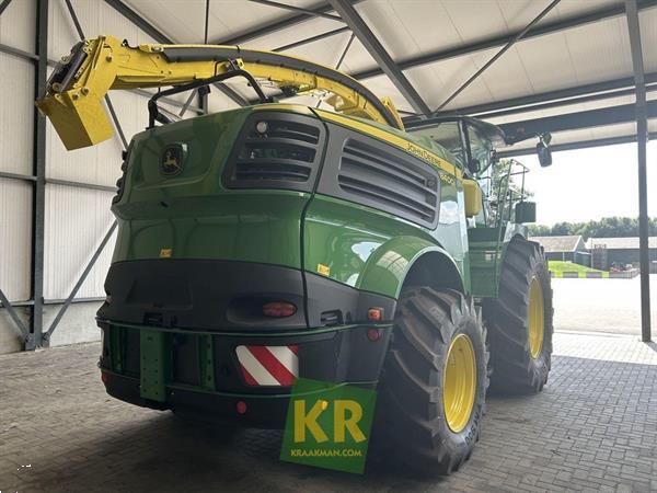 Grote foto john deere 8400 697285 agrarisch hakselaars