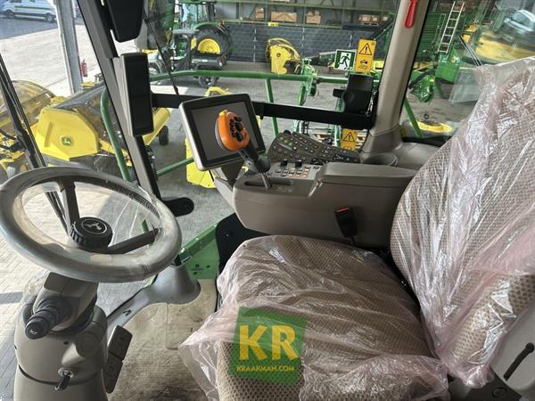 Grote foto john deere 8400 697285 agrarisch hakselaars