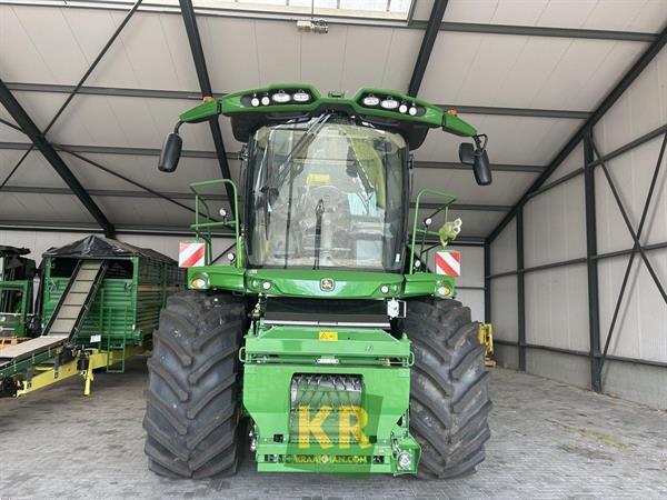Grote foto john deere 8400 697285 agrarisch hakselaars