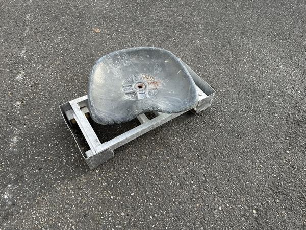 Grote foto buitendijk slaman buisrailwagen met zitje agrarisch tuinbouw