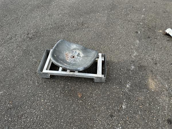 Grote foto buitendijk slaman buisrailwagen met zitje agrarisch tuinbouw