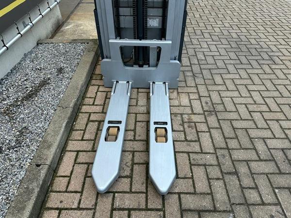 Grote foto vs 22483 elektrische triplex stapelaar still 5316mm initiele lift doe het zelf en verbouw hefwerktuigen