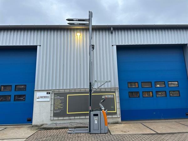 Grote foto vs 22483 elektrische triplex stapelaar still 5316mm initiele lift doe het zelf en verbouw hefwerktuigen