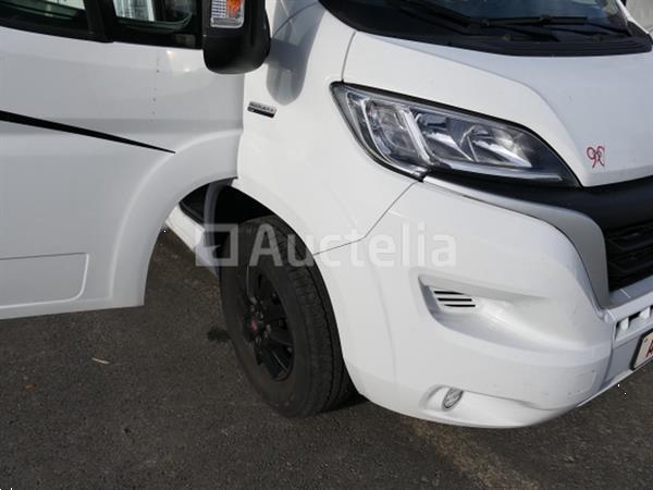 Grote foto stacaravan fiat dethleffs just t7052 90th anniversary series 2022 74.872 km vin zfa25000002t7795 caravans en kamperen campers