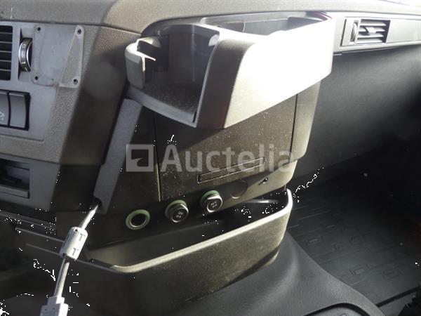 Grote foto volvo fh trekker 2016 704.996 km vin yv2rt40d2gb769077 doe het zelf en verbouw vrachtwagens