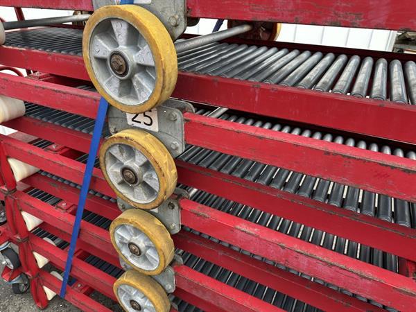 Grote foto taks oogstwagen met rollenbaan baanbreedte 55 cm agrarisch aanhangwagens