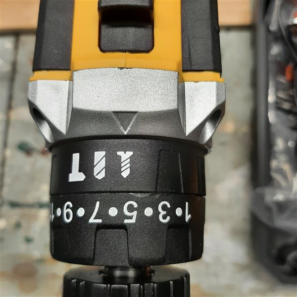 Grote foto boor en schroefmachine doe het zelf en verbouw handgereedschap