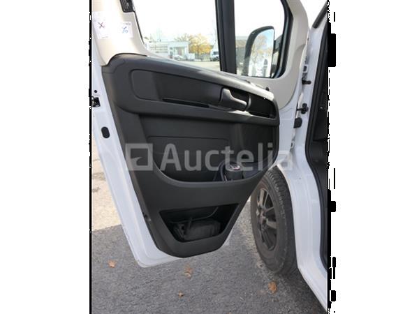 Grote foto stacaravan fiat dethleffs just t7052 90th anniversary series 2022 74.872 km vin zfa25000002t7795 caravans en kamperen campers