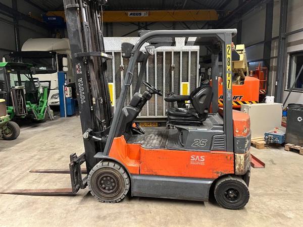 Grote foto toyota 7fbmf25 agrarisch heftrucks