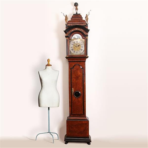 Grote foto amsterdams staand horloge in wortelnoten gesign. jan gobels ca 1765 no.332405 antiek en kunst overige in antiek gebruiksvoorwerpen