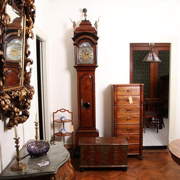 Grote foto amsterdams staand horloge in wortelnoten gesign. jan gobels ca 1765 no.332405 antiek en kunst overige in antiek gebruiksvoorwerpen