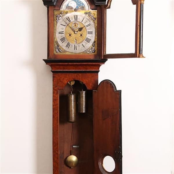 Grote foto amsterdams staand horloge in wortelnoten gesign. jan gobels ca 1765 no.332405 antiek en kunst overige in antiek gebruiksvoorwerpen