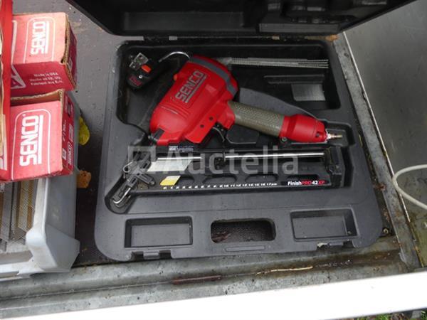 Grote foto senco finishpro 42xp pneumatische spijkermachine doe het zelf en verbouw gereedschappen en machines