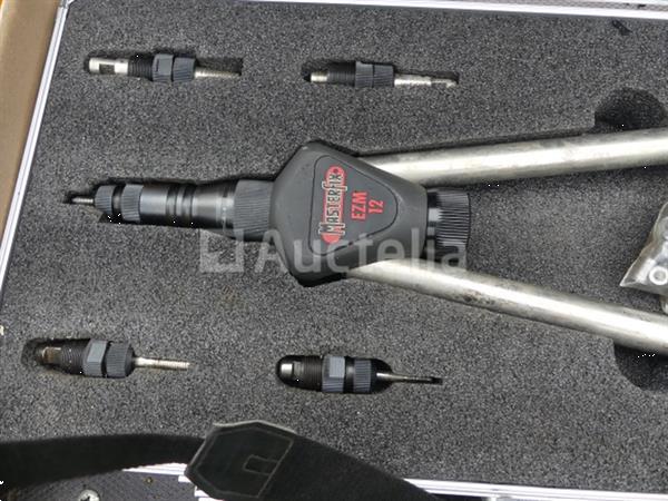 Grote foto masterfix ezm12 krimptang met blinde moeren doe het zelf en verbouw gereedschappen en machines