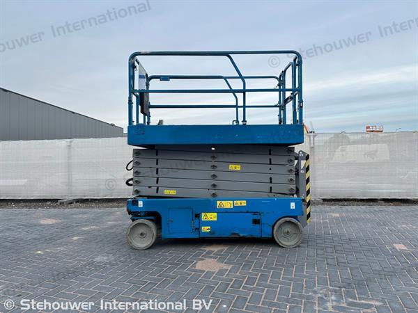 Grote foto genie gs4047 hoogwerker gs 4047 schaarhoogwerker doe het zelf en verbouw hoogwerkers