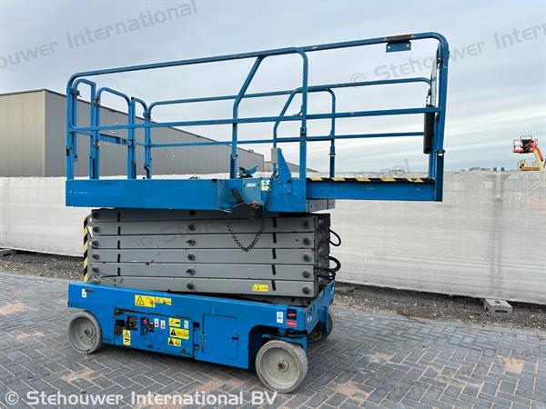 Grote foto genie gs4047 hoogwerker gs 4047 schaarhoogwerker doe het zelf en verbouw hoogwerkers