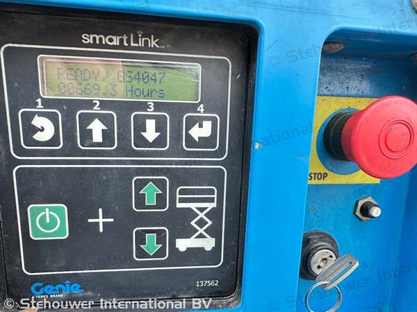 Grote foto genie gs4047 hoogwerker gs 4047 schaarhoogwerker doe het zelf en verbouw hoogwerkers