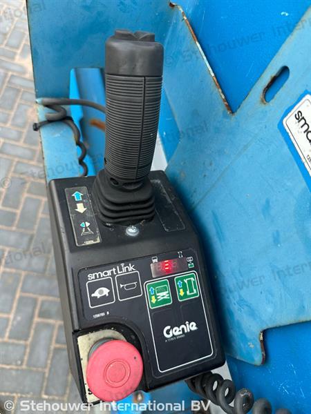 Grote foto genie gs4047 hoogwerker gs 4047 schaarhoogwerker doe het zelf en verbouw hoogwerkers