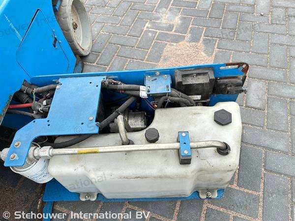 Grote foto genie gs4047 hoogwerker gs 4047 schaarhoogwerker doe het zelf en verbouw hoogwerkers