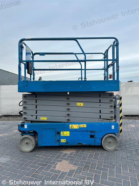 Grote foto genie gs4047 hoogwerker gs 4047 schaarhoogwerker doe het zelf en verbouw hoogwerkers