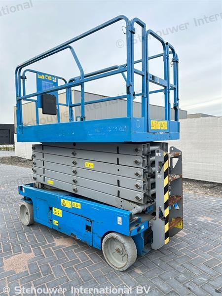 Grote foto genie gs4047 hoogwerker gs 4047 schaarhoogwerker doe het zelf en verbouw hoogwerkers