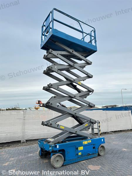 Grote foto genie gs4047 hoogwerker gs 4047 schaarhoogwerker doe het zelf en verbouw hoogwerkers